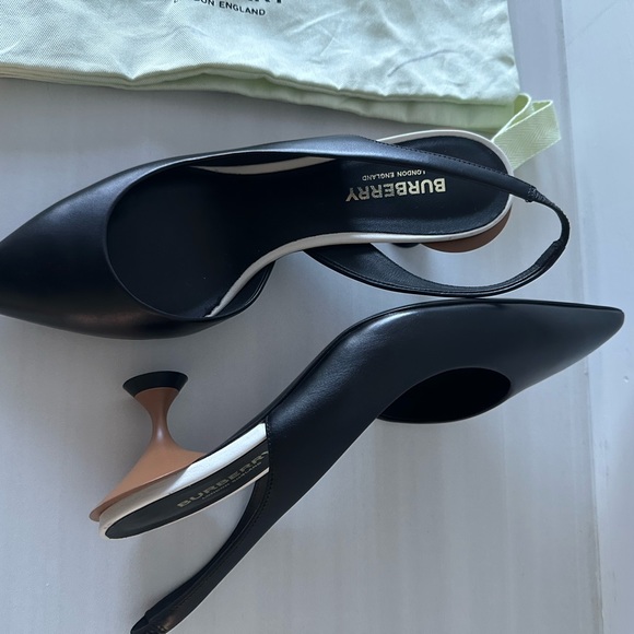 Burberry Women’s sling back kitten heel - Picture 5 of 5
